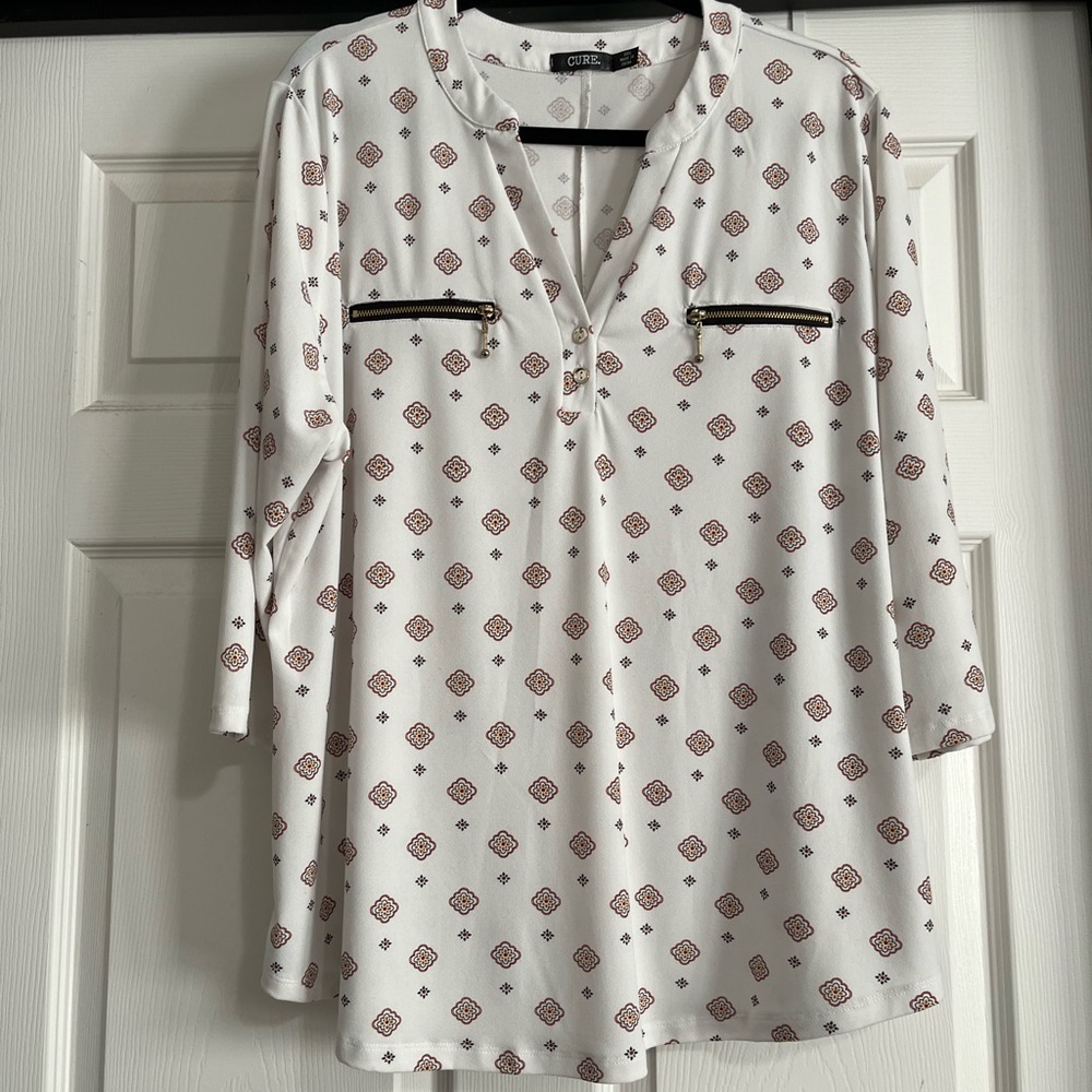 White floral Print Zip-Pocket Top